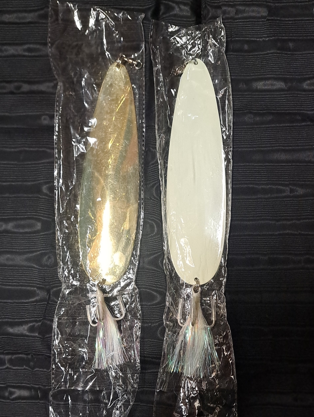 Double Metallic Fishing Lures - Gold and White